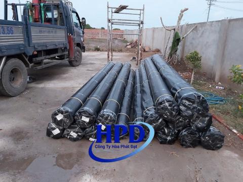 Thi công trải bạt HDPE 0.5mm lót hồ nuôi tôm